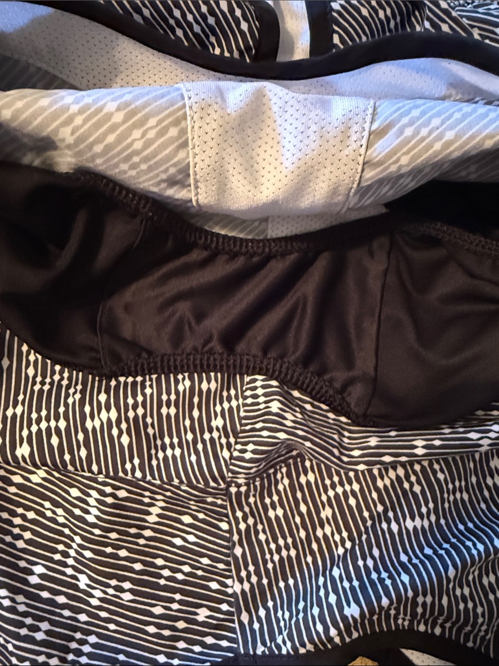 2 Pair of Women’s Nike Shorts XL - Picture 8 of 8